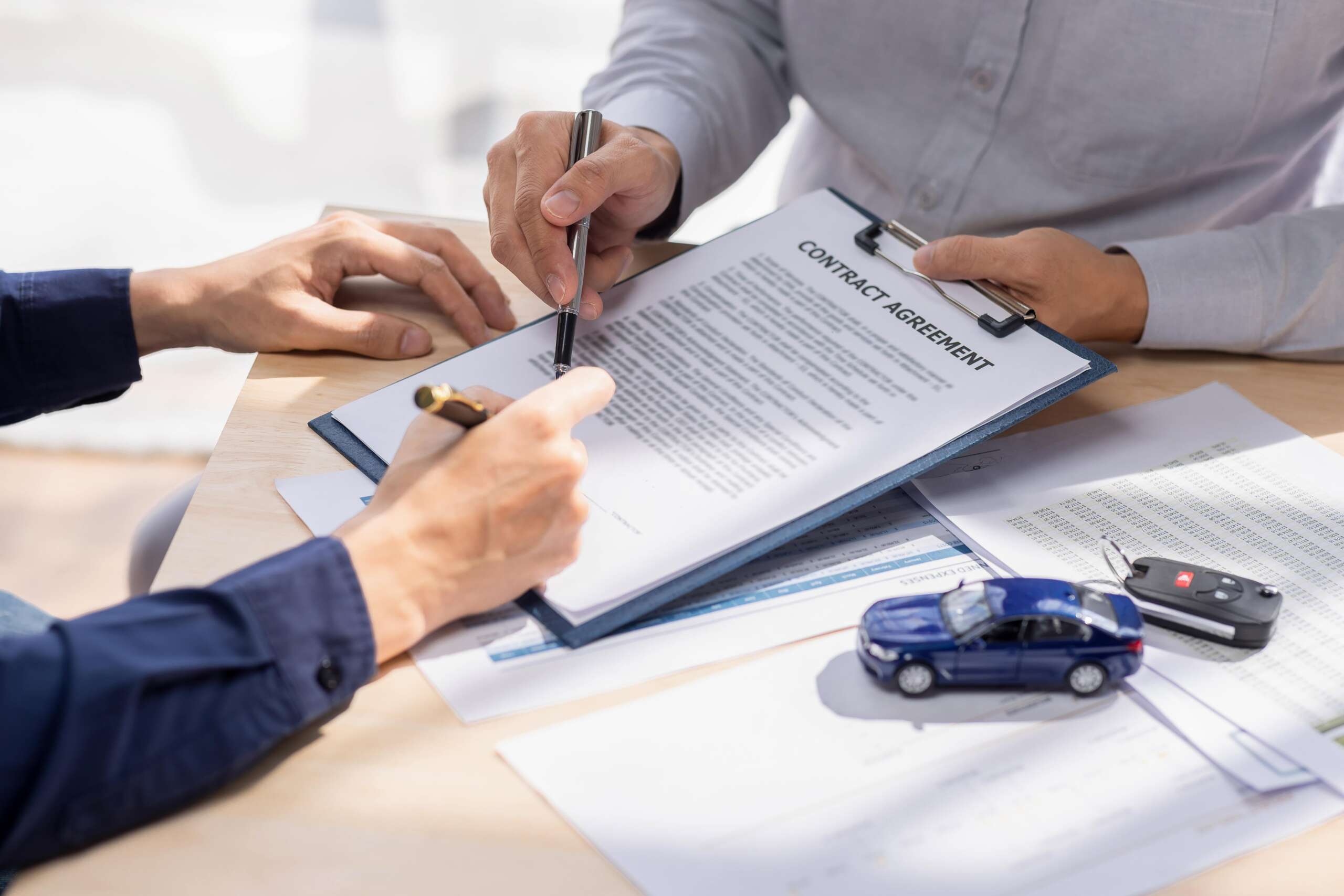 Guía completa para cambiar nombre de tu coche de segunda mano: El camino fácil con Carwico